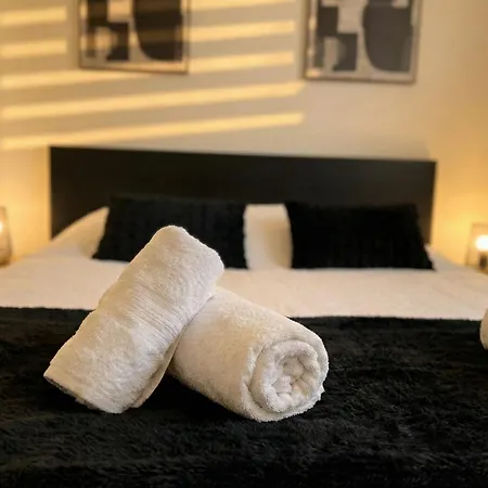 Comfortable, Cozy, Spacious, Close To Cathedral