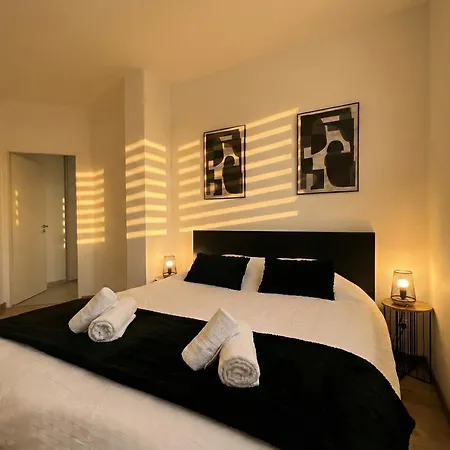 Comfortable, Cozy, Spacious, Close To Cathedral Apartmán Remeš