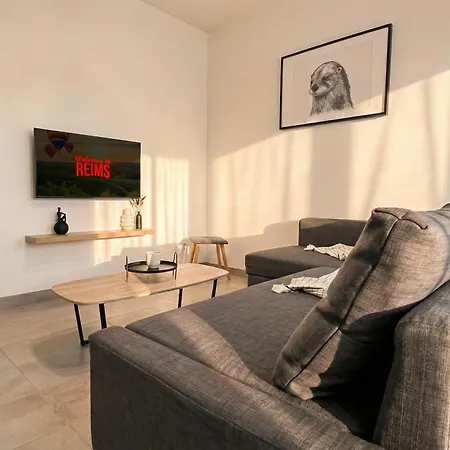 Comfortable, Cozy, Spacious, Close To Cathedral * Remeš